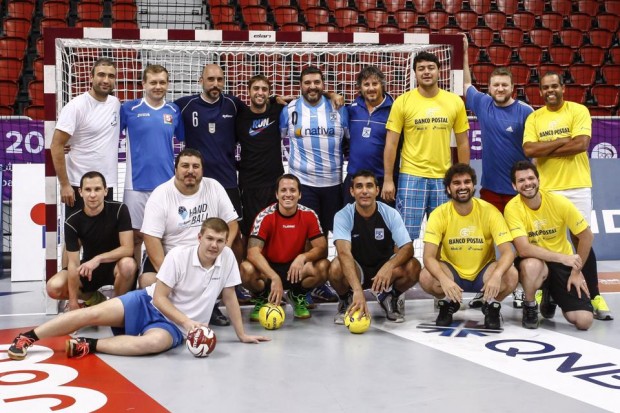 Imprensa sul-americana reunida para uma partida de handebol no Qatar 