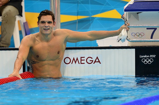 O francês Florent Manaudou após a prova em que se sagrou campeão olímpico dos 50 m livre, em Londres (Crédito: Martin Bureau/AFP)