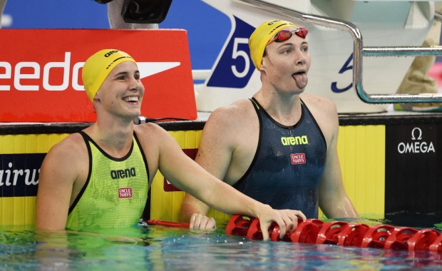 As irmãs australianas Cate Campbell (à dir.) e Bronte Campbellna, esperanças de medalha na natação na Rio-2016 (Tao Xiyi/Xinhua)