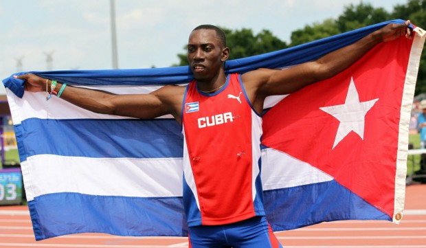 O saltador cubano Pedro Pablo Pichardo, favorito a medalha no atletismo na Rio-2016  (Alejandro Ernesto/Efe)