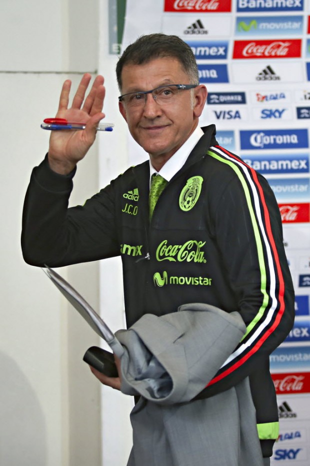 O técnico Juan Carlos Osorio em sua apresentação na seleção do México (Agustin Cuevas/Brazil Photo Press/Folhapress)