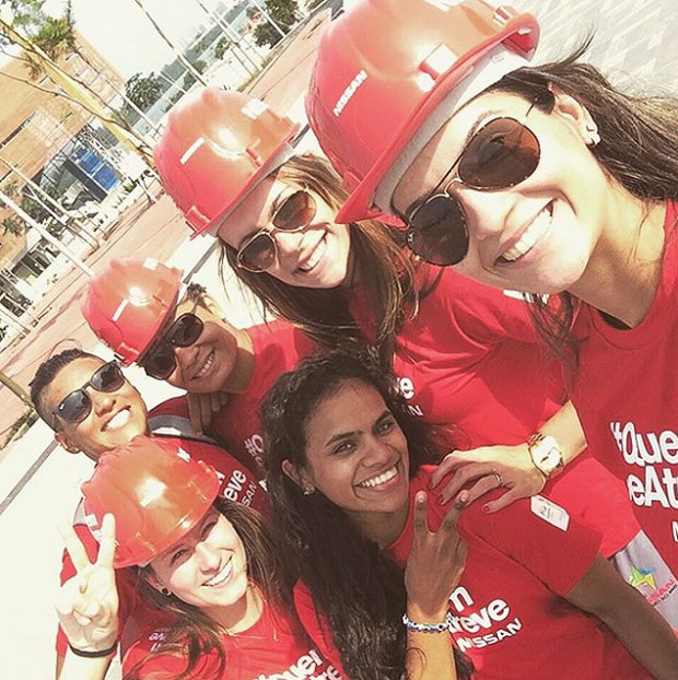 Algumas das atletas do Time Nissan em visita ao Parque Olímpico da Barra, no Rio (reprodução/Instagram)